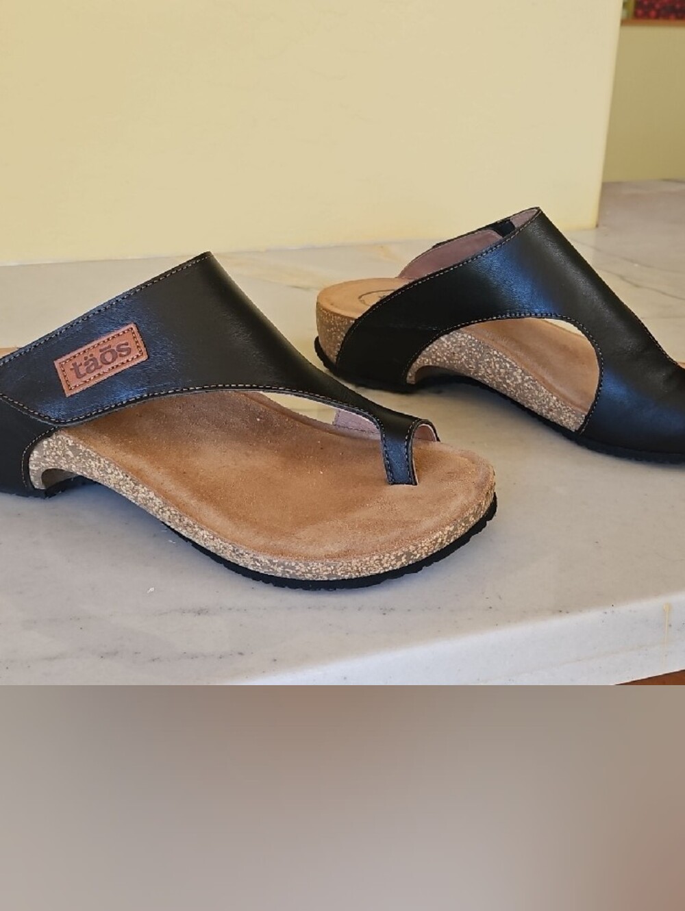 Taos Loop Black Ladies Toe-Post Comfort Sandals - Picture 4 of 5